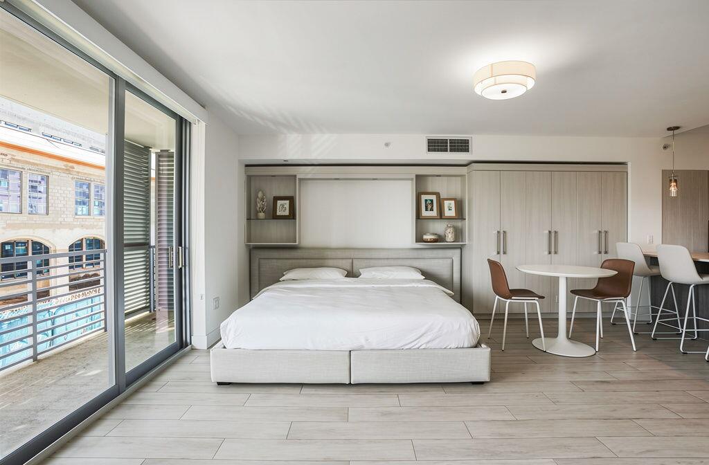 111 SE 1st Avenue 218