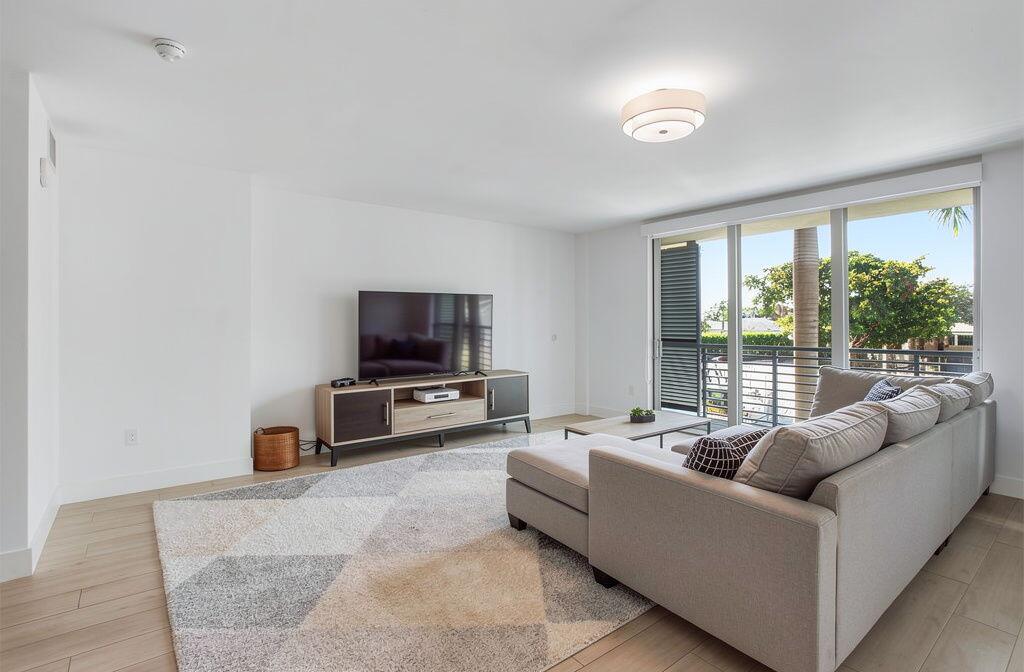 111 SE 1st Avenue 218