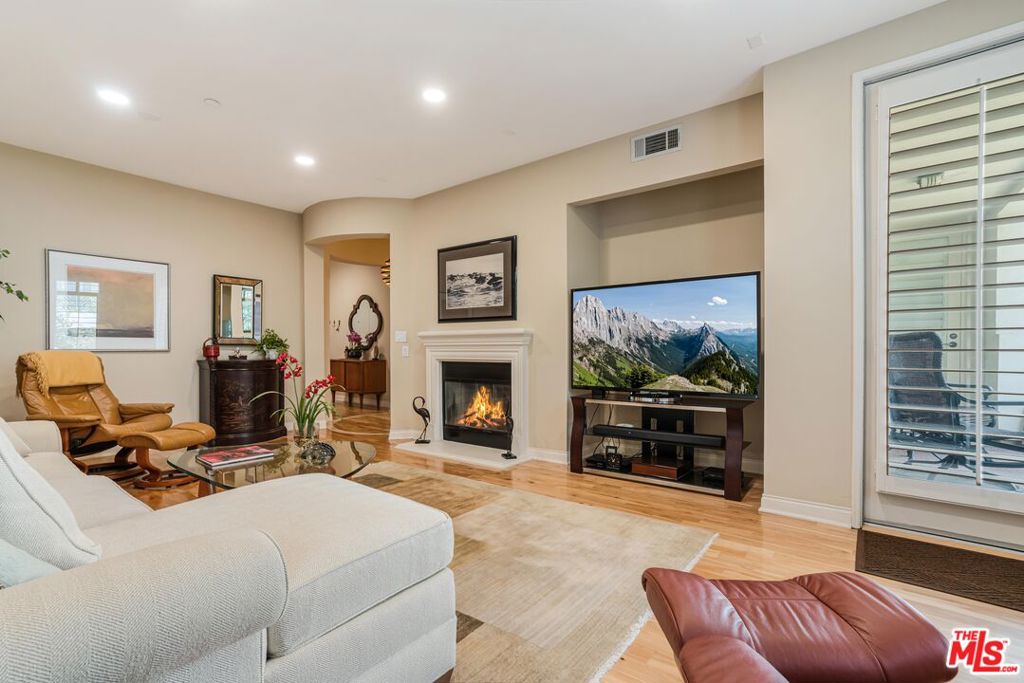 5625 W Crescent Parkway 205