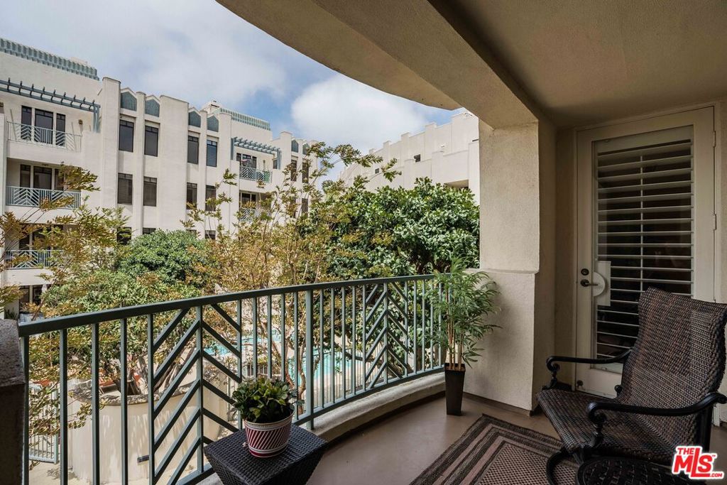 5625 W Crescent Parkway 205