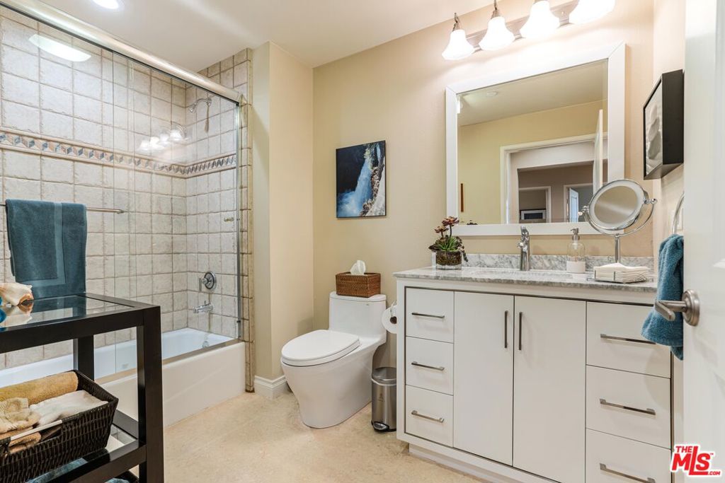 5625 W Crescent Parkway 205