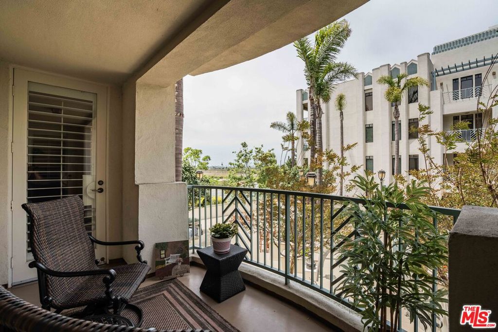5625 W Crescent Parkway 205