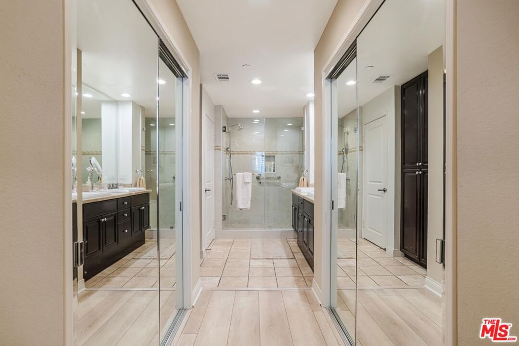 5625 W Crescent Parkway 205