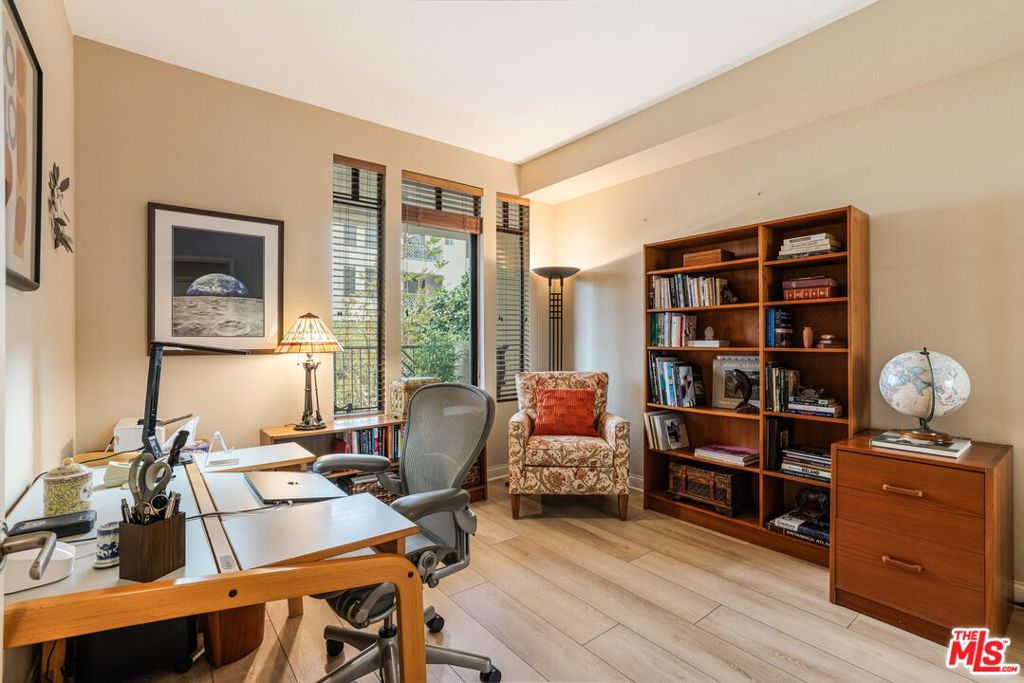 5625 W Crescent Parkway 205
