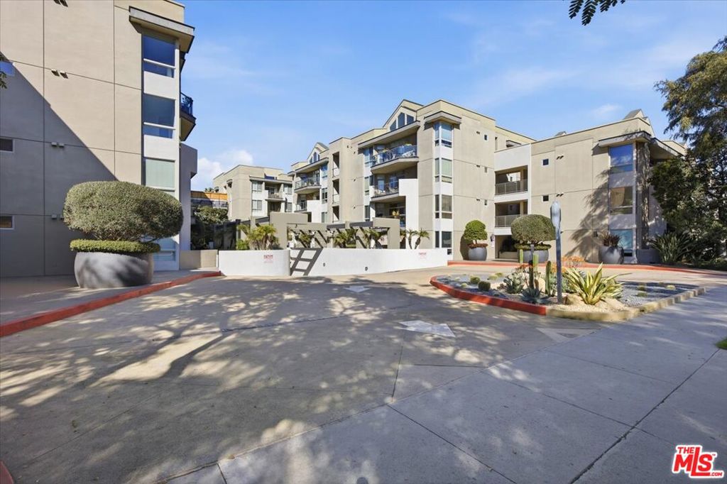 13044 Pacific Promenade 207