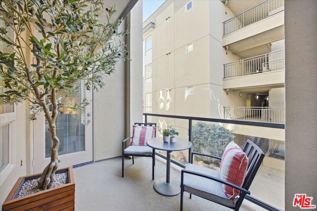 13044 Pacific Promenade 207