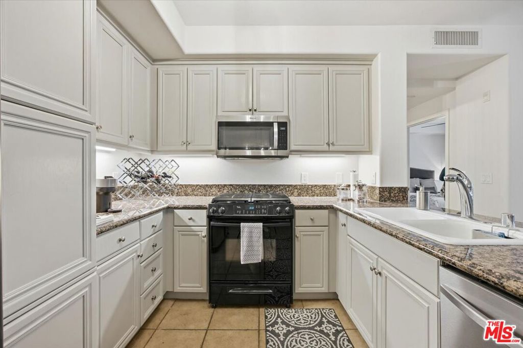 13044 Pacific Promenade 207