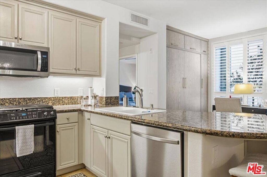 13044 Pacific Promenade 207