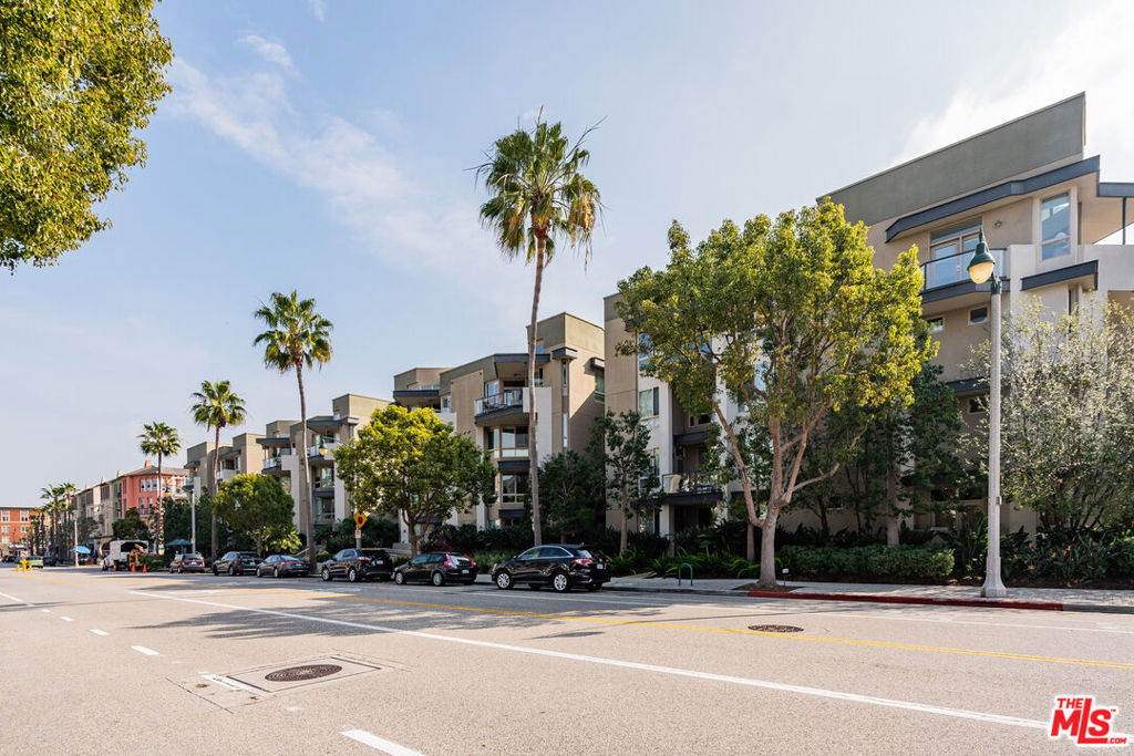 13044 Pacific Promenade 207