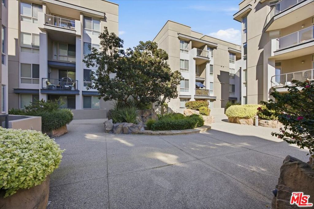 13044 Pacific Promenade 207