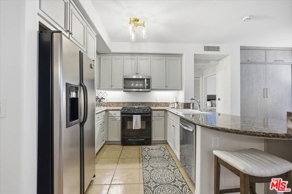 13044 Pacific Promenade 207