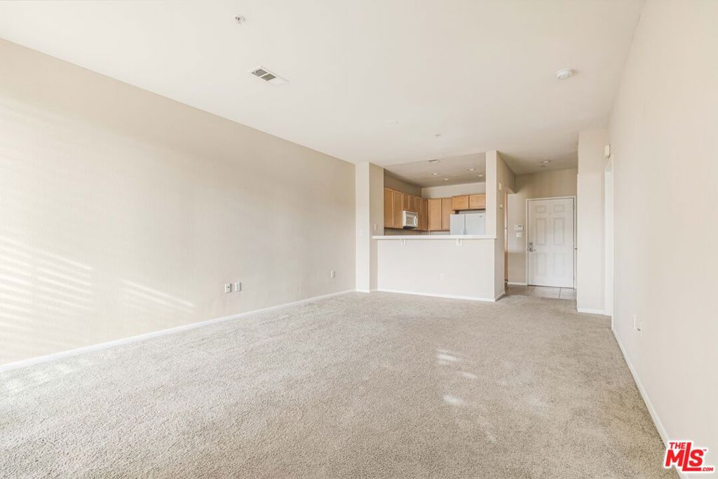 6400 Crescent Parkway 305