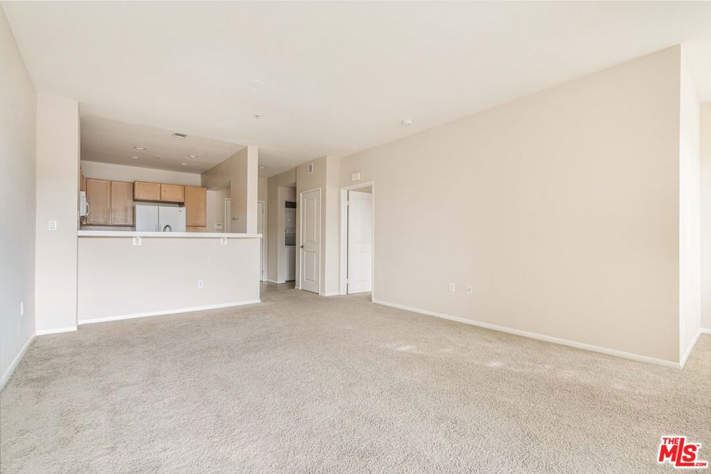 6400 Crescent Parkway 305