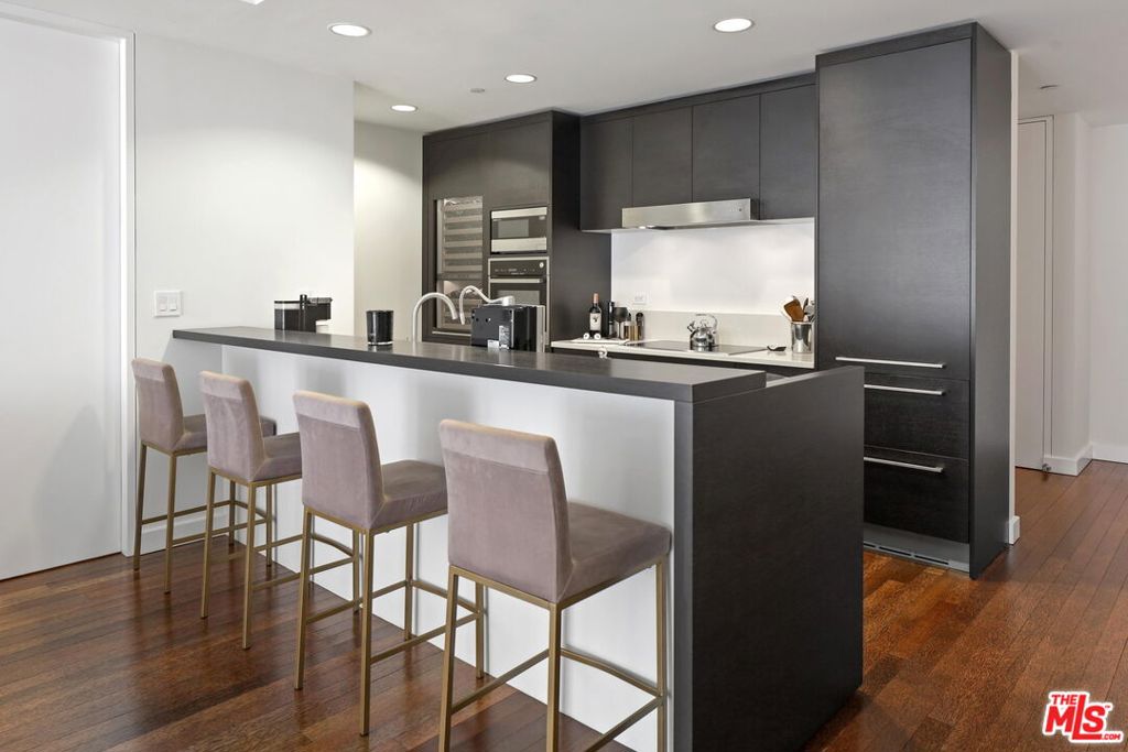 6250 Hollywood Boulevard 5J