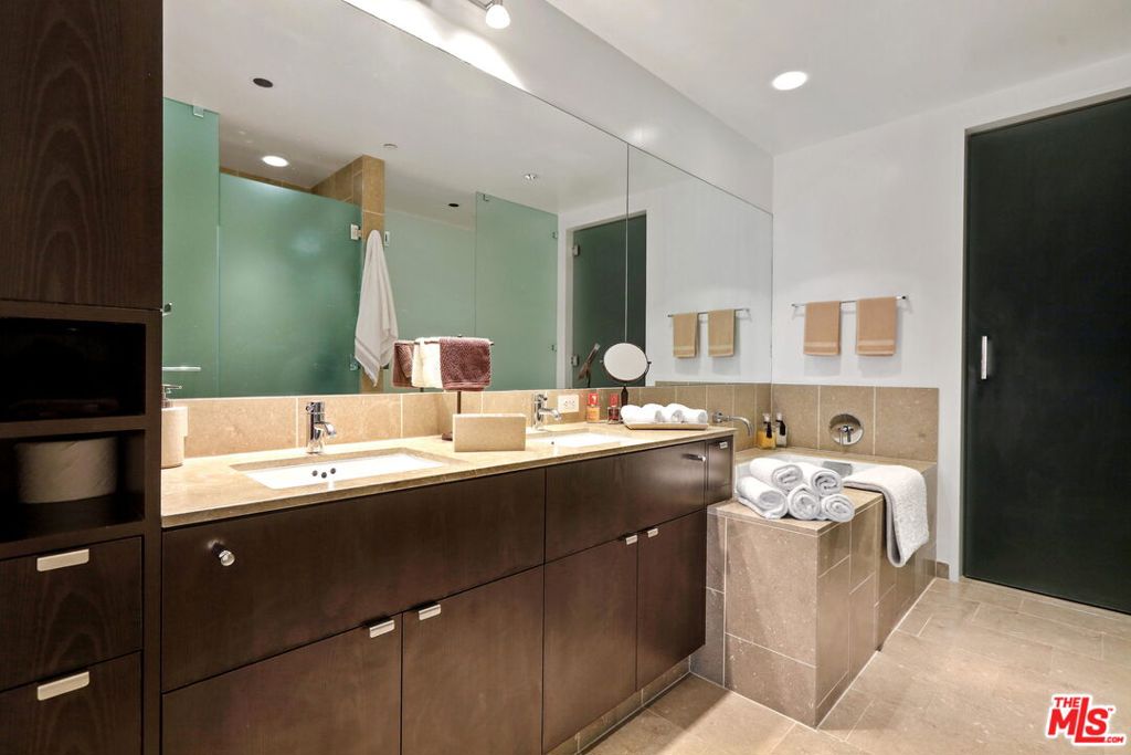 6250 Hollywood Boulevard 5J