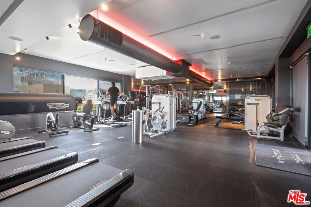 6250 Hollywood Boulevard 5J