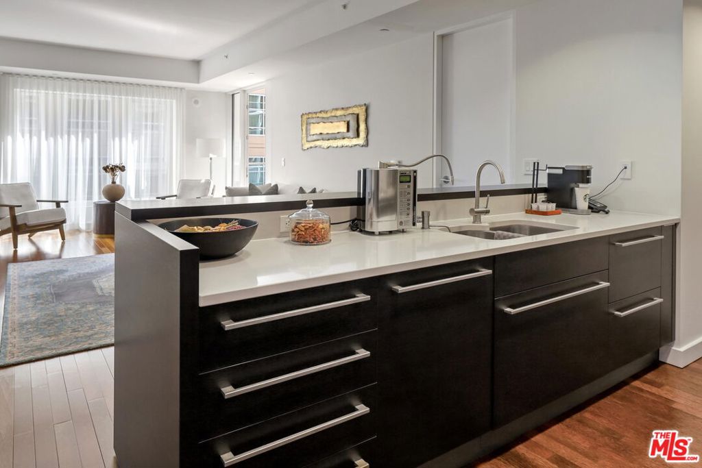 6250 Hollywood Boulevard 5J