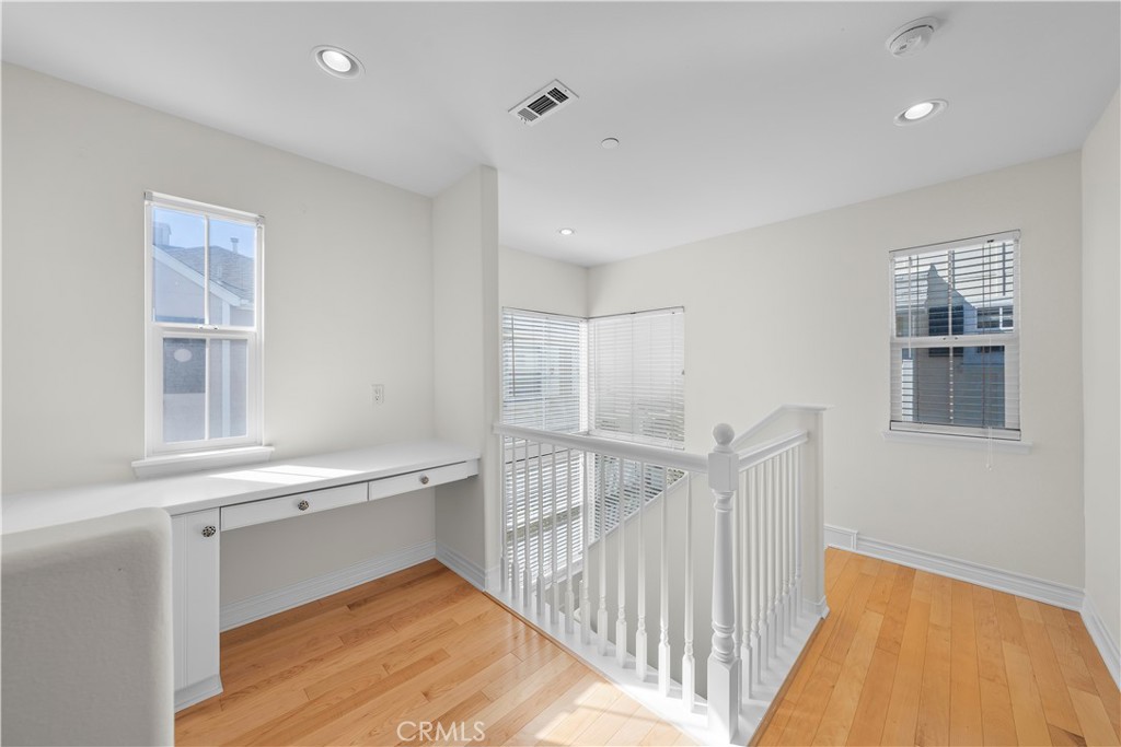 1800 S Pacific Coast 25