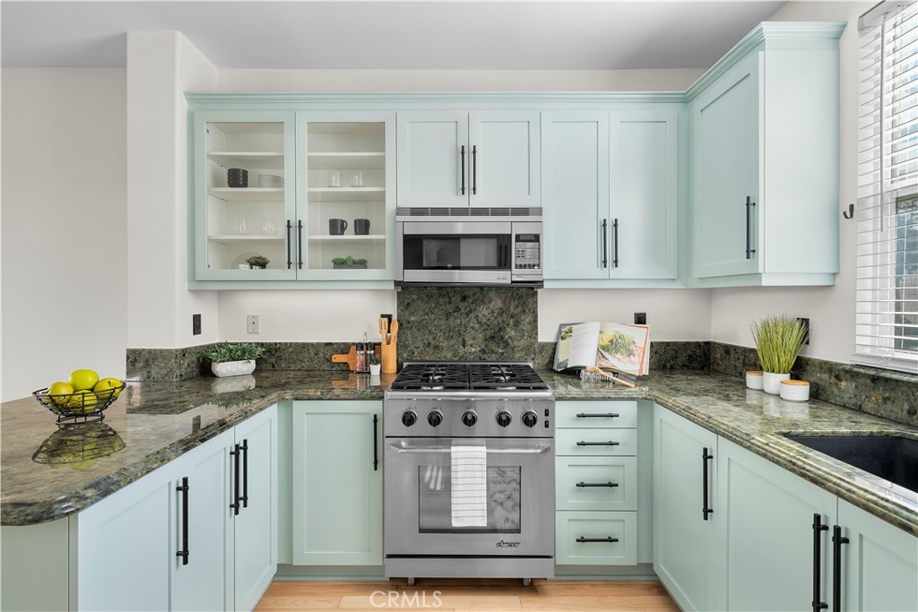 1800 S Pacific Coast 25