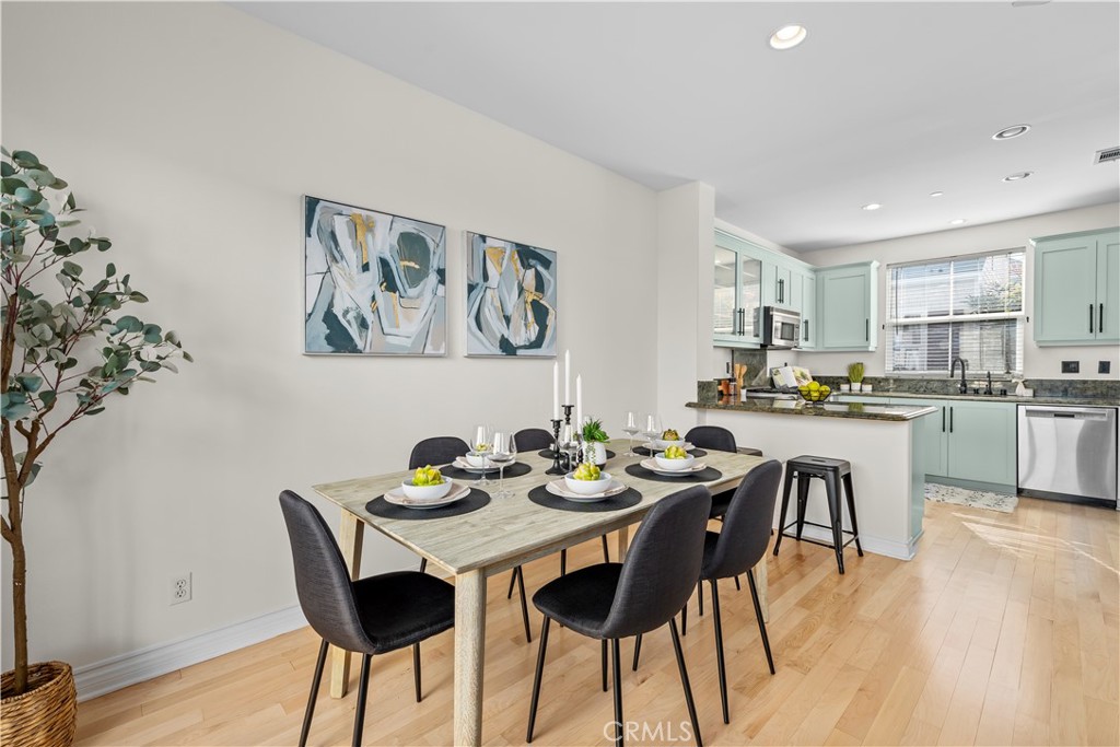 1800 S Pacific Coast 25