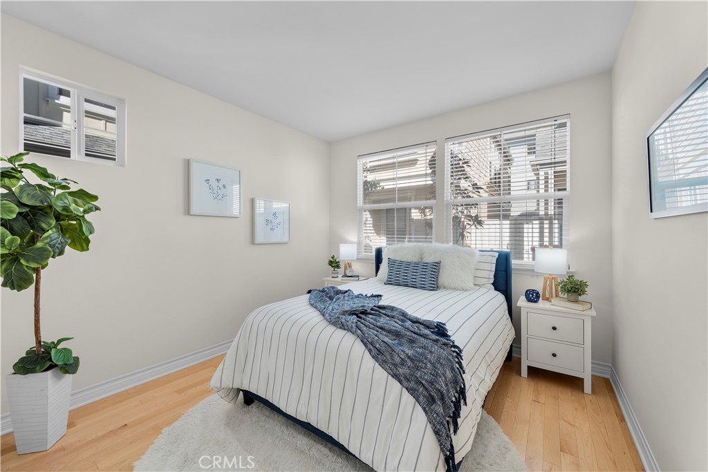 1800 S Pacific Coast 25