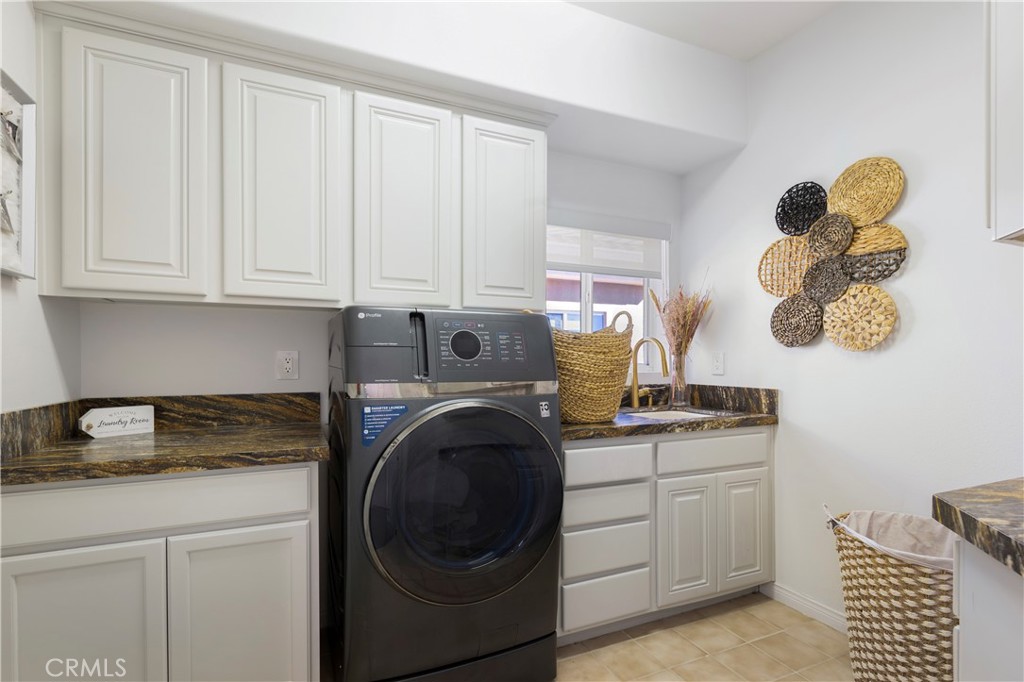 38217 Grand Oaks Avenue