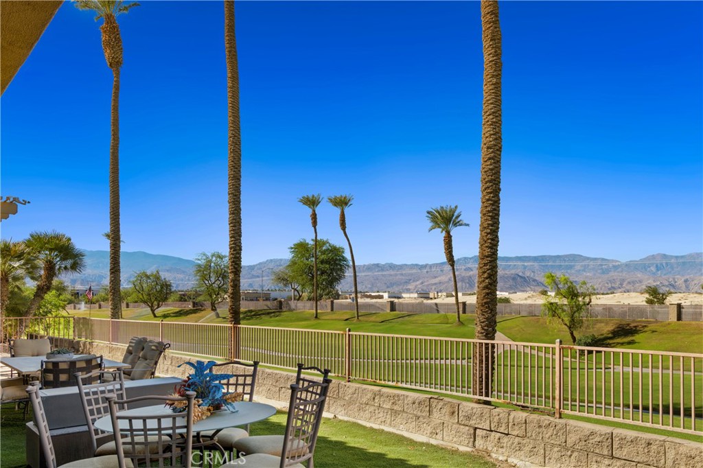 38217 Grand Oaks Avenue