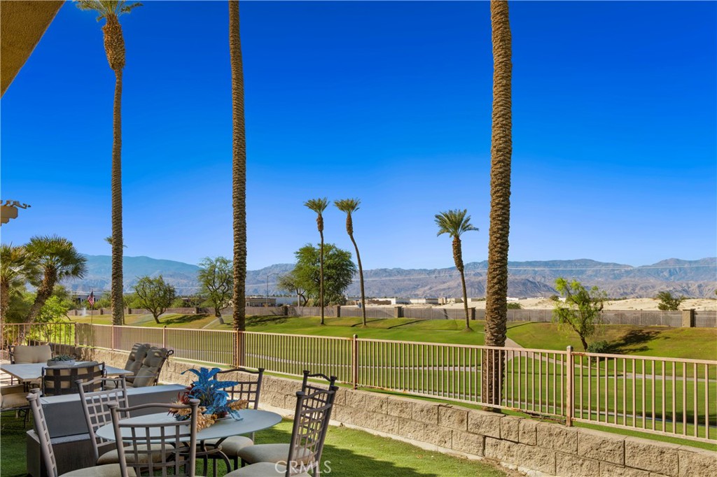 38217 Grand Oaks Avenue