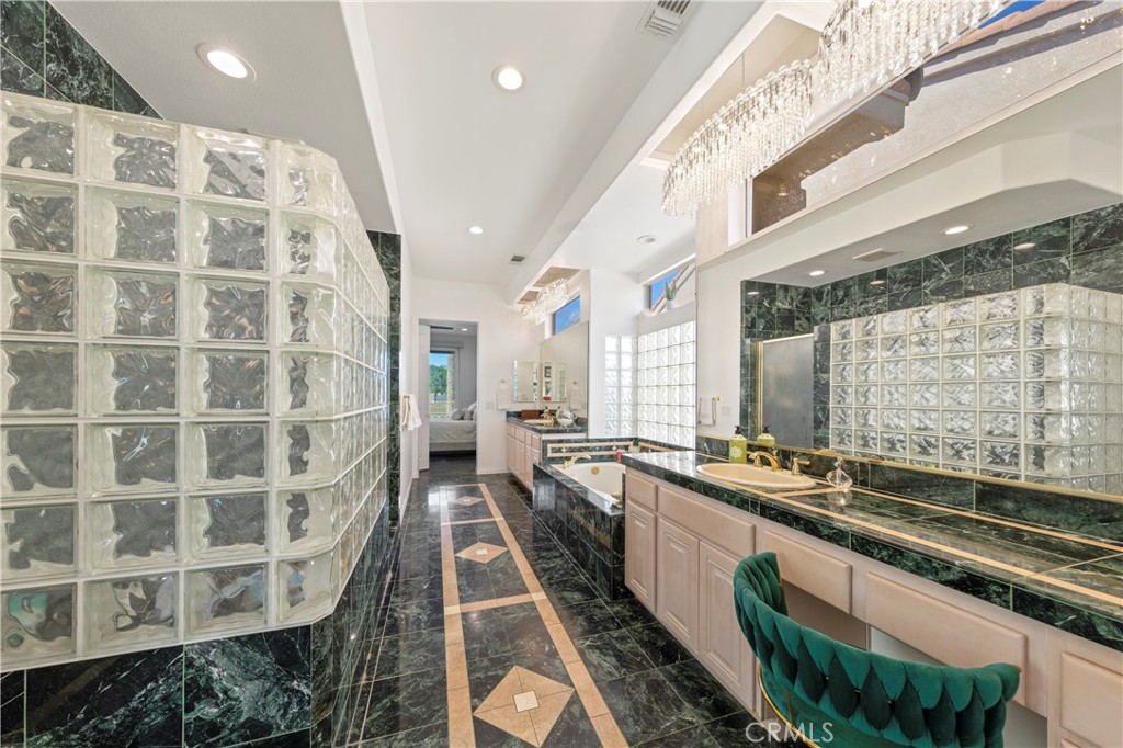 38217 Grand Oaks Avenue