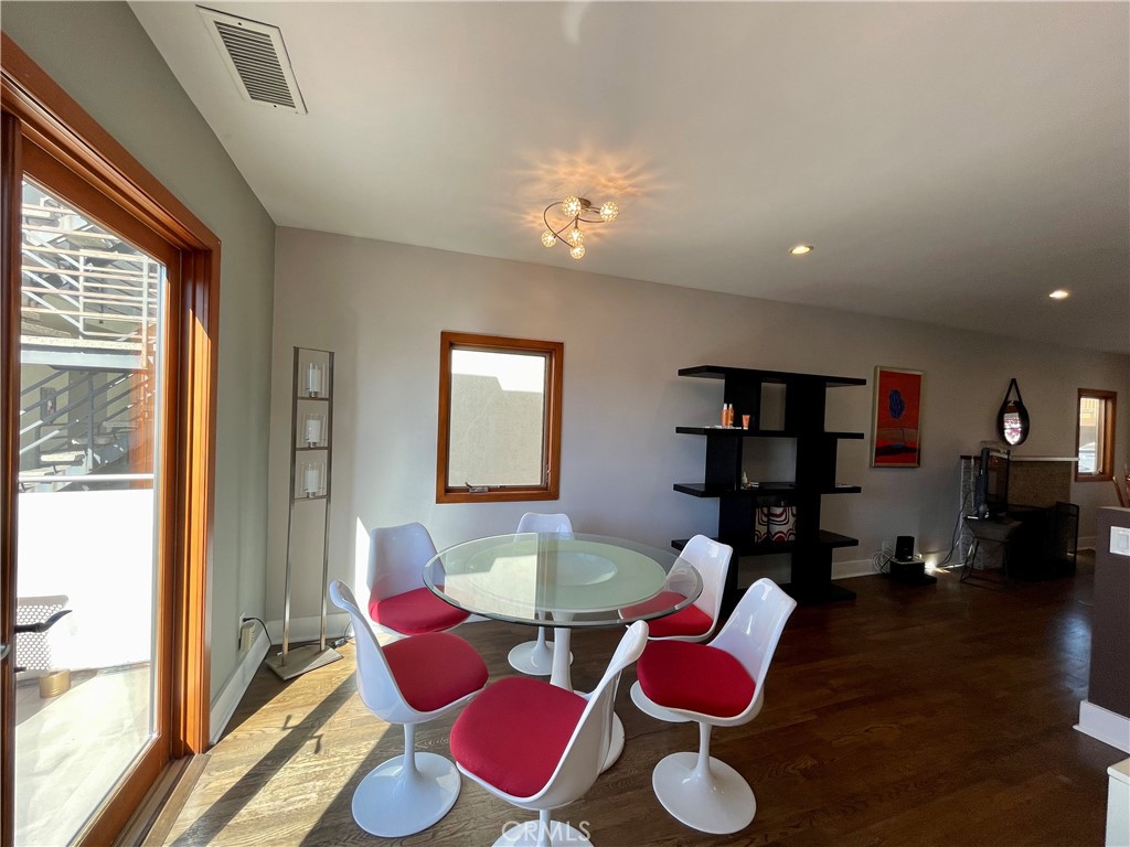 727 Manhattan Avenue