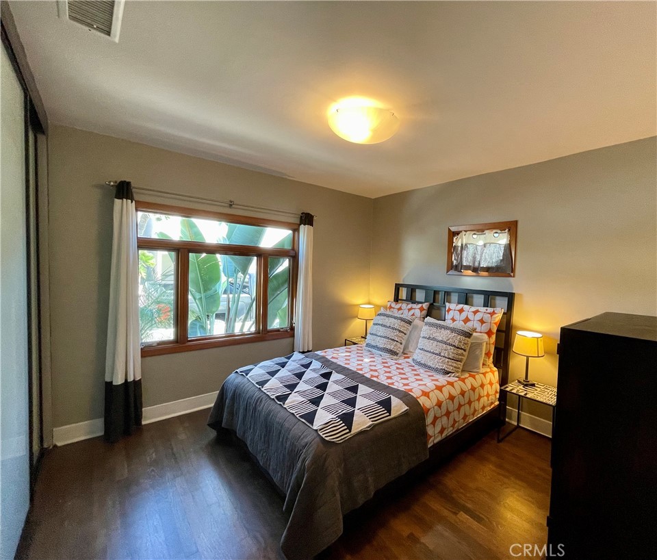 727 Manhattan Avenue