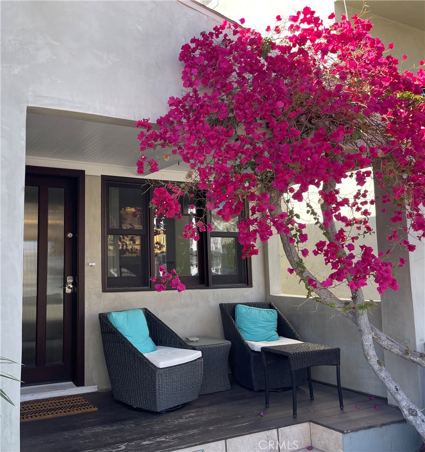 727 Manhattan Avenue