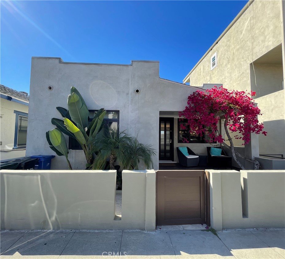 727 Manhattan Avenue