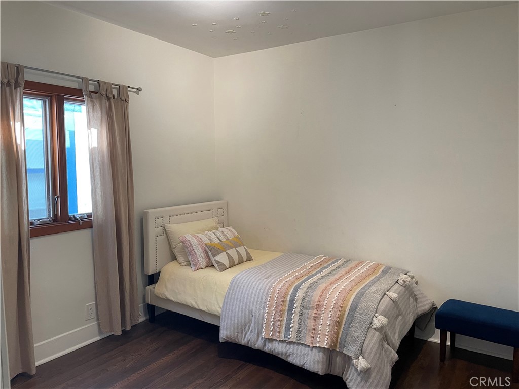 727 Manhattan Avenue