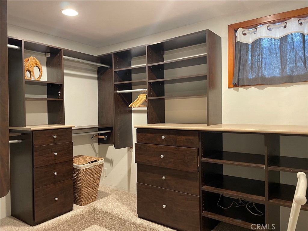 727 Manhattan Avenue