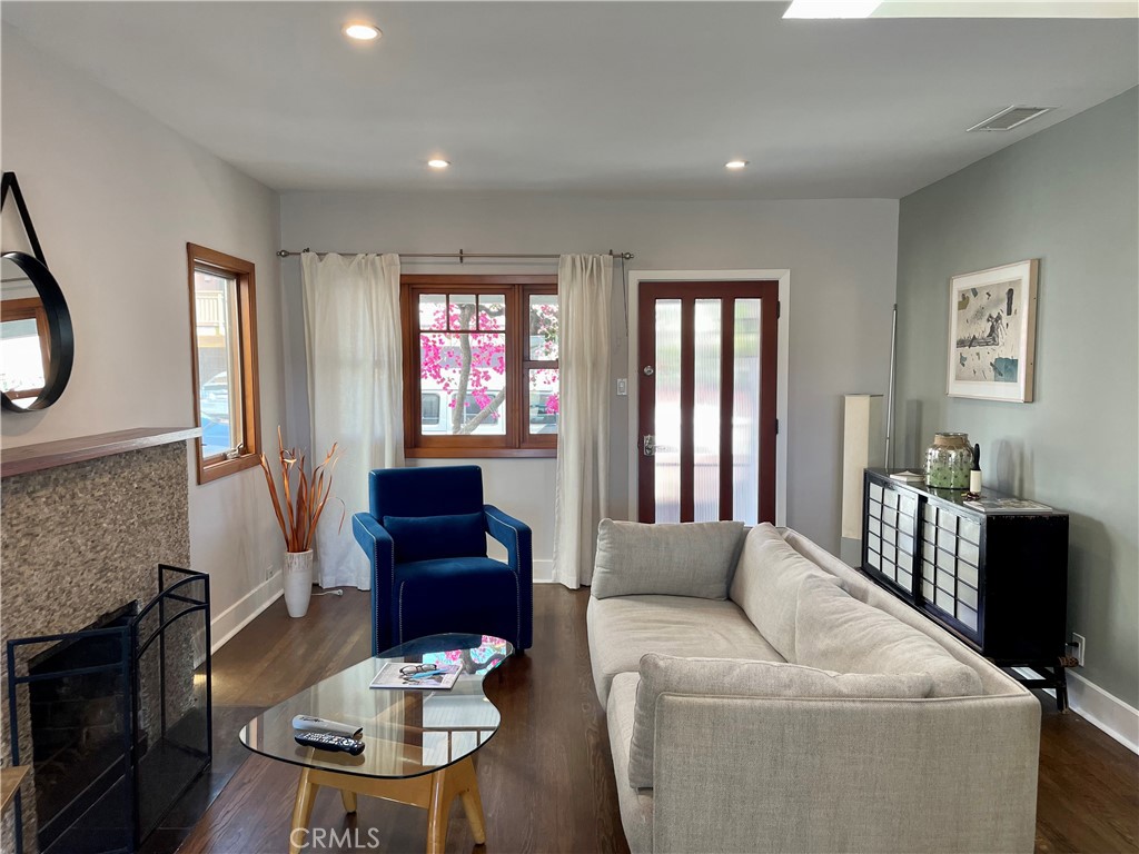 727 Manhattan Avenue