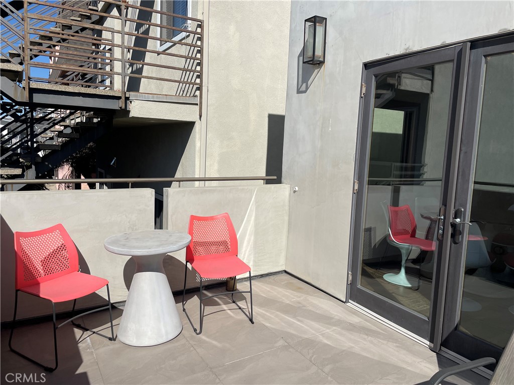 727 Manhattan Avenue