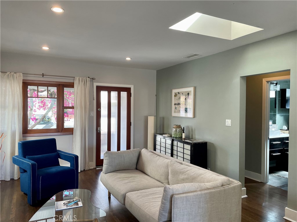 727 Manhattan Avenue