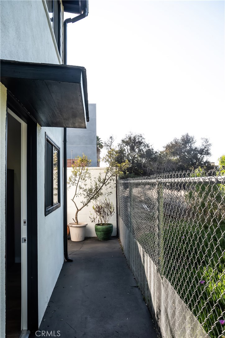 325 Culver Blvd