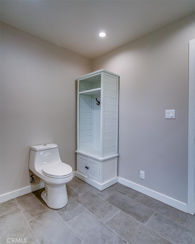 325 Culver Boulevard 1
