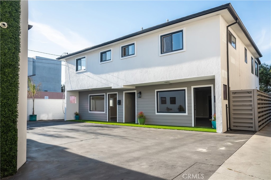 323 Culver Boulevard