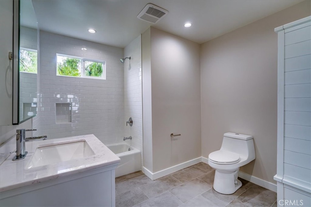 323 Culver Boulevard