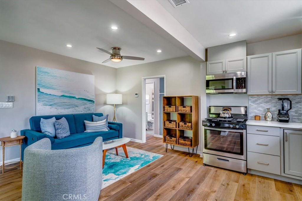 323 Culver Boulevard