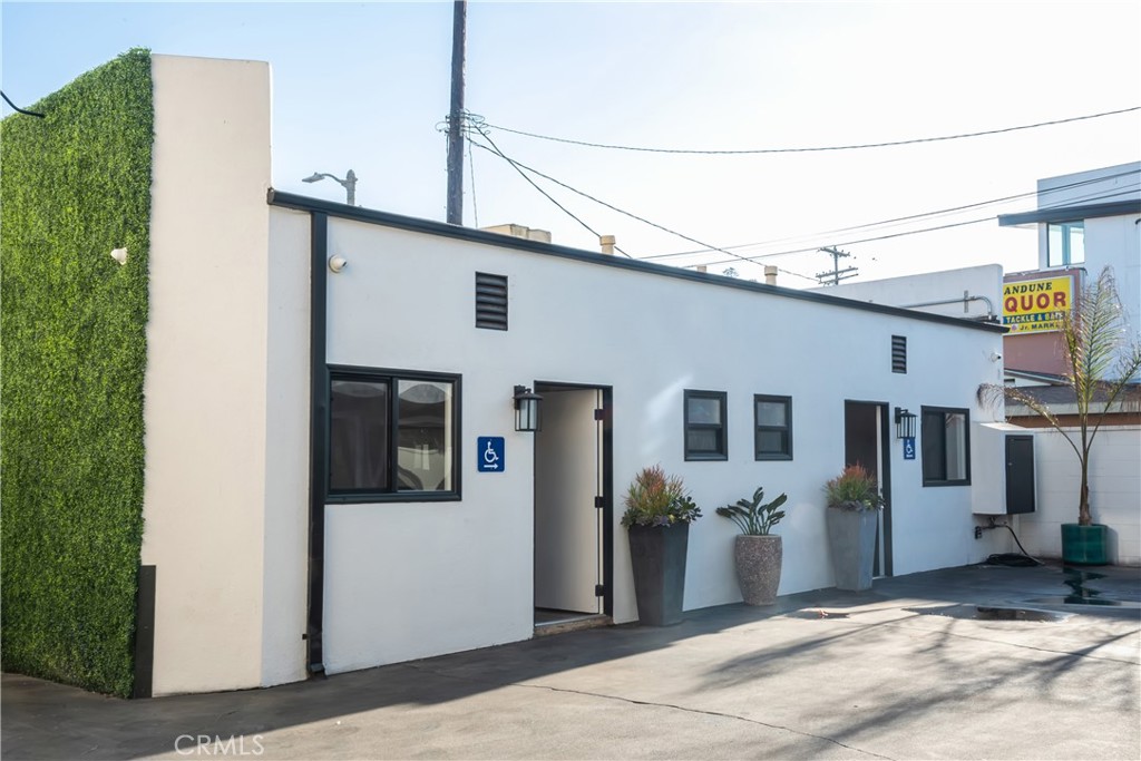 323 Culver Boulevard