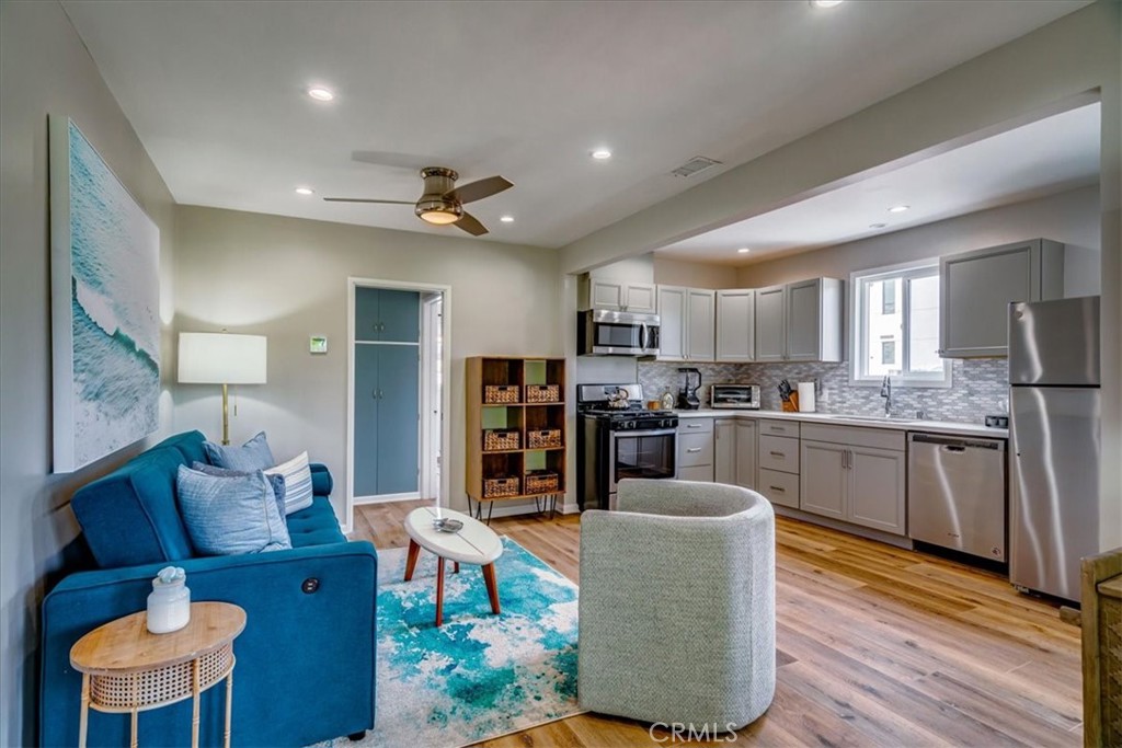 323 Culver Boulevard