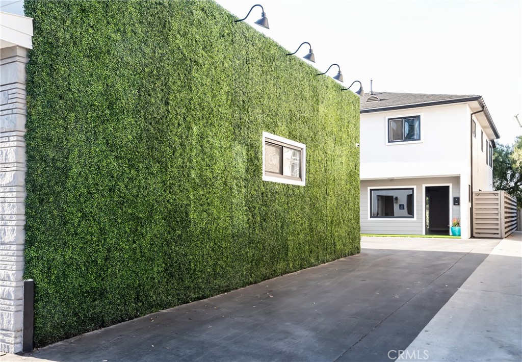 323 Culver Boulevard
