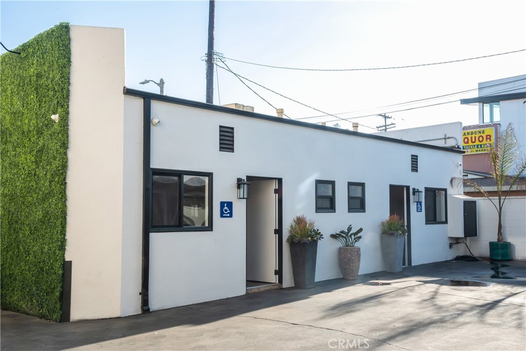 323 Culver Boulevard