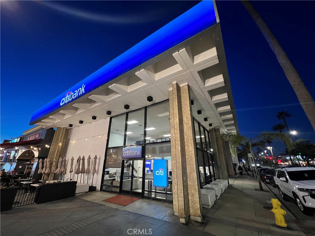 81 Pier Avenue