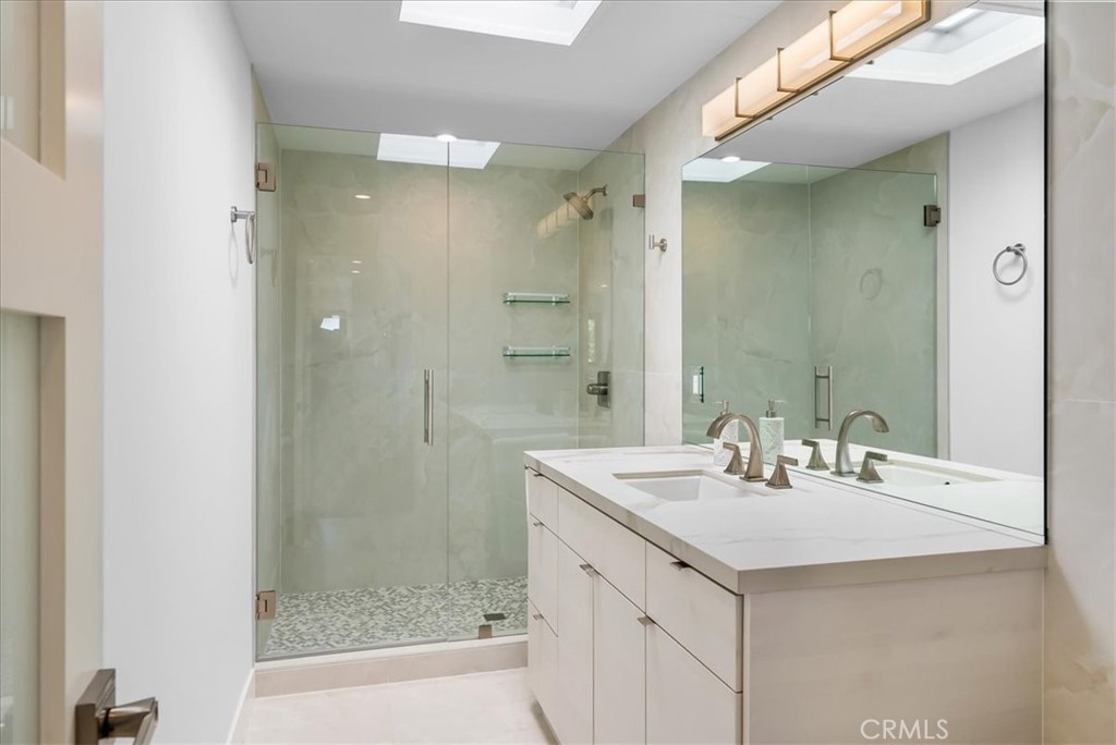 3921 Highland Avenue