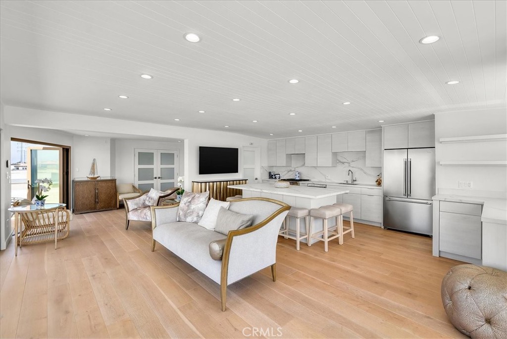 3921 Highland Avenue